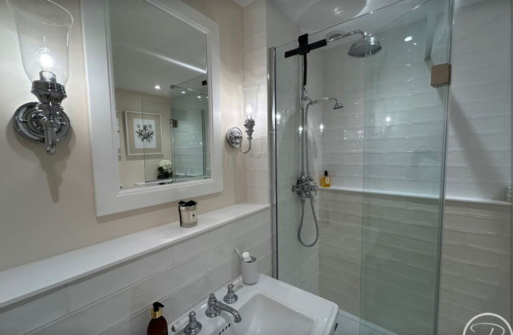 Shower & Mirror