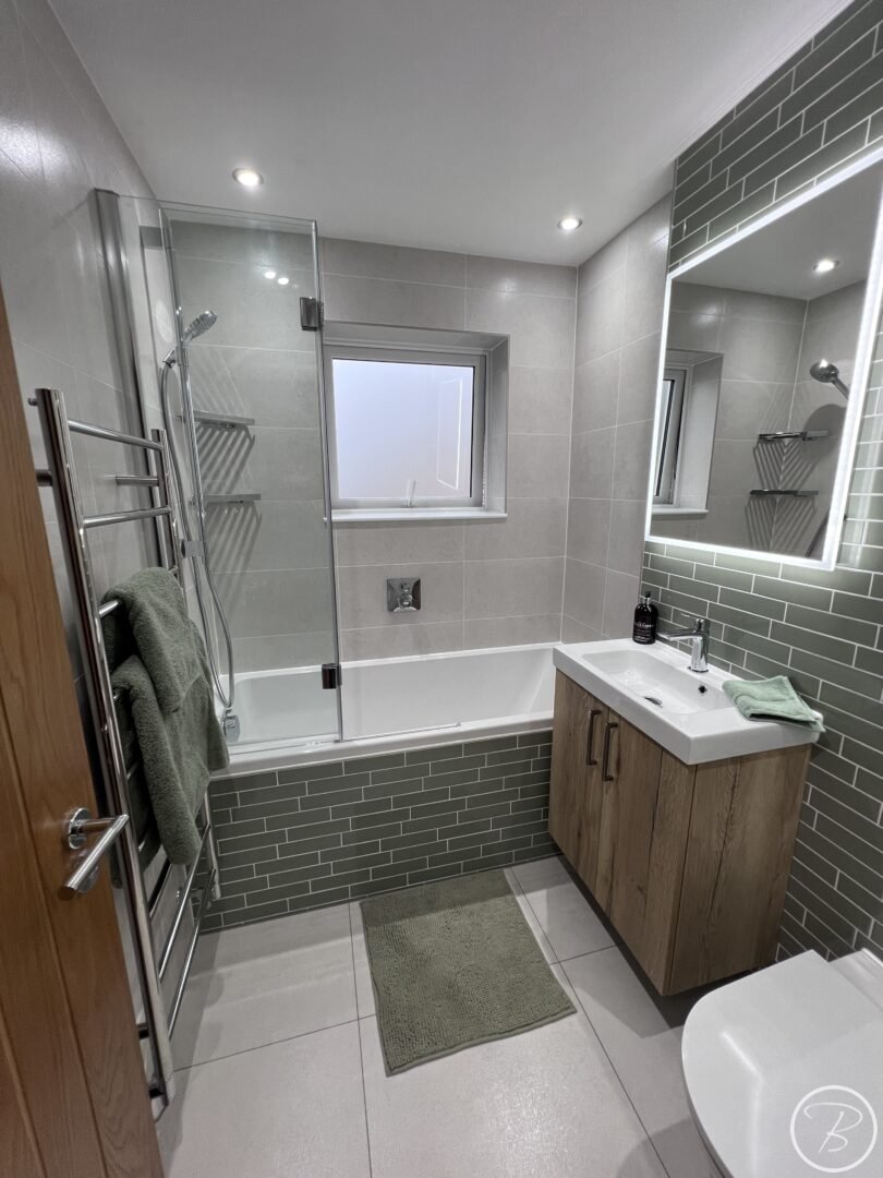 Bath & Vanity Unit