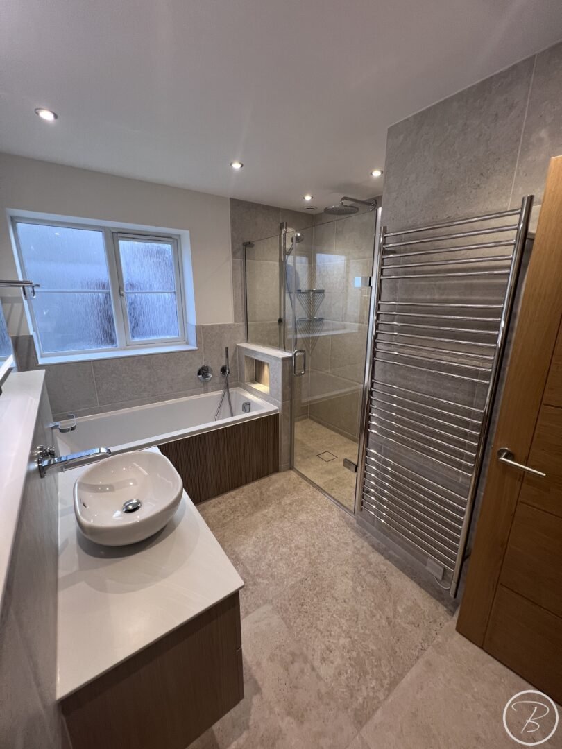 Bathroom & Towel Rail