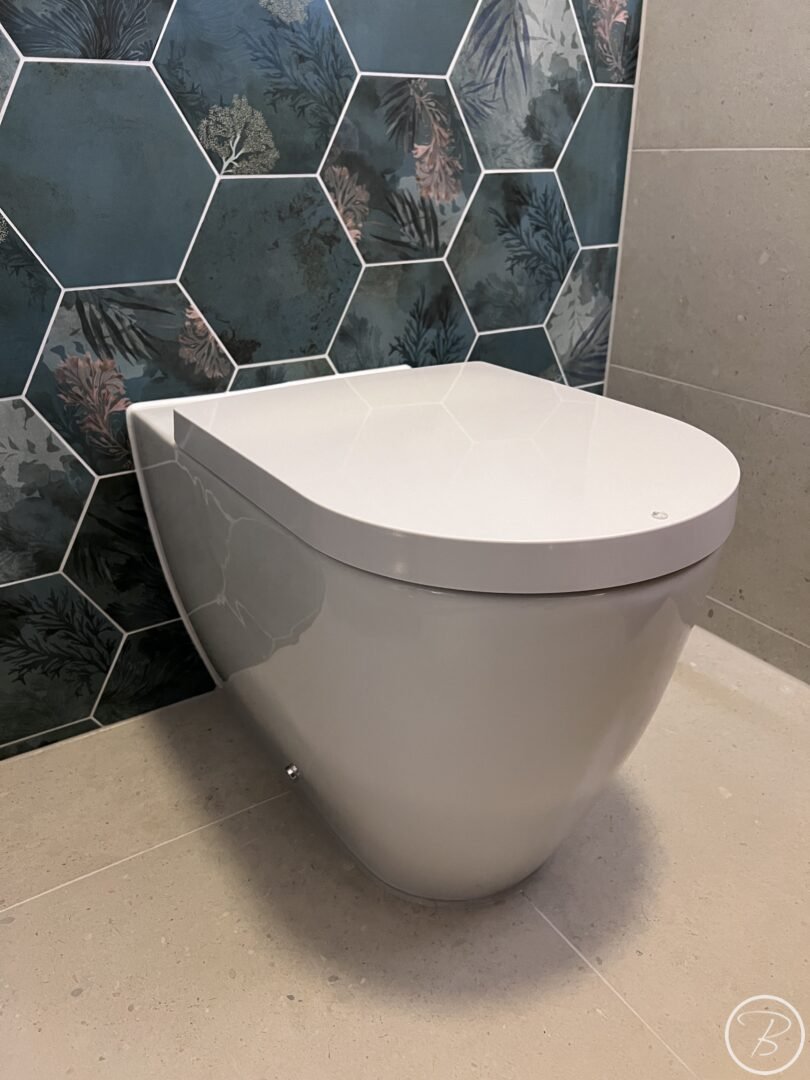 Close Up WC