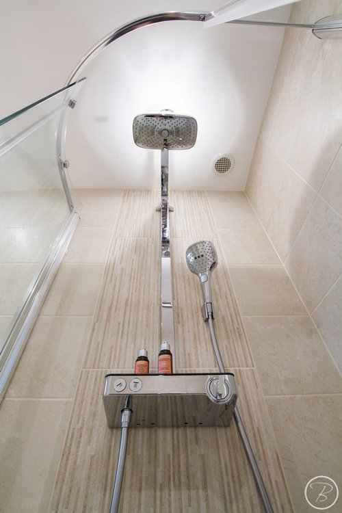 fully tiled ensuite