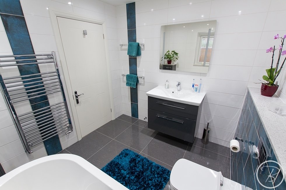 Feature Tiles