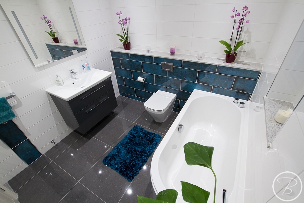 Feature Tiles