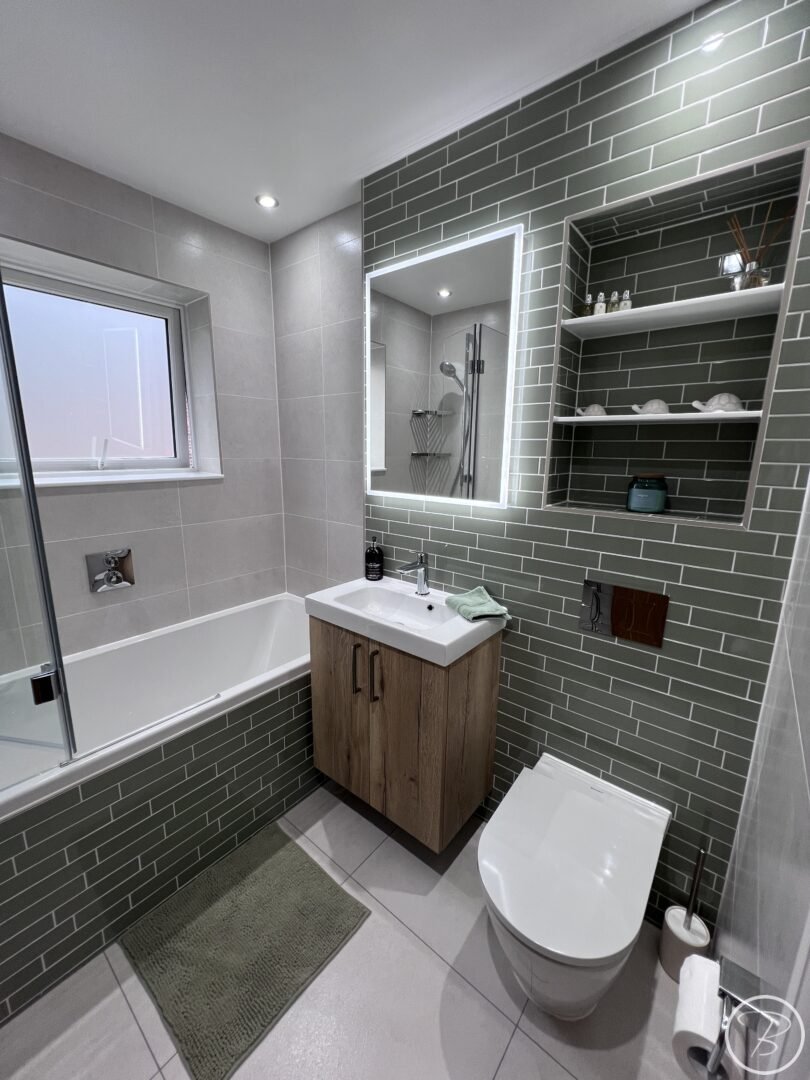 Full Bathroom View