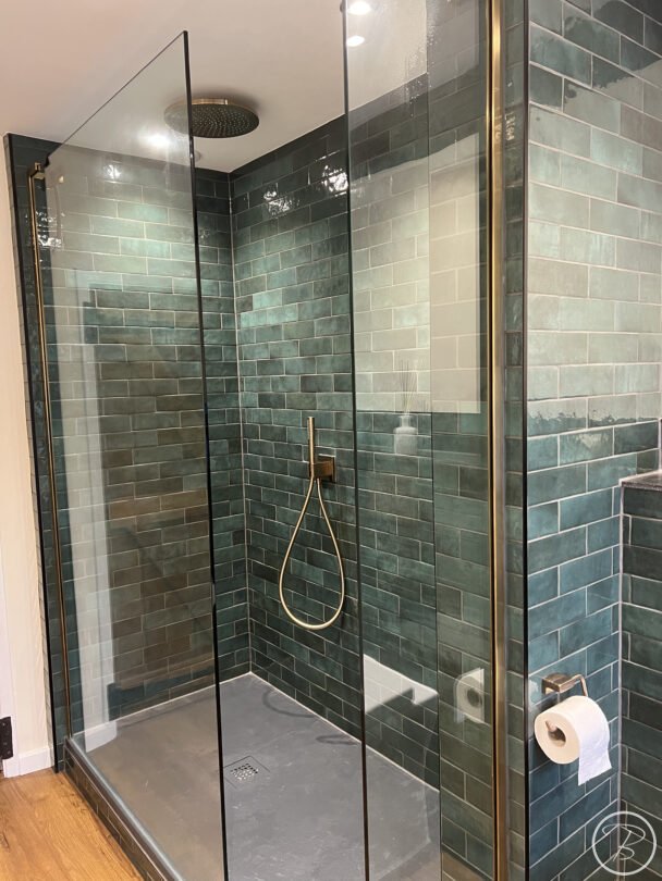Full view of shower enclosure and tray