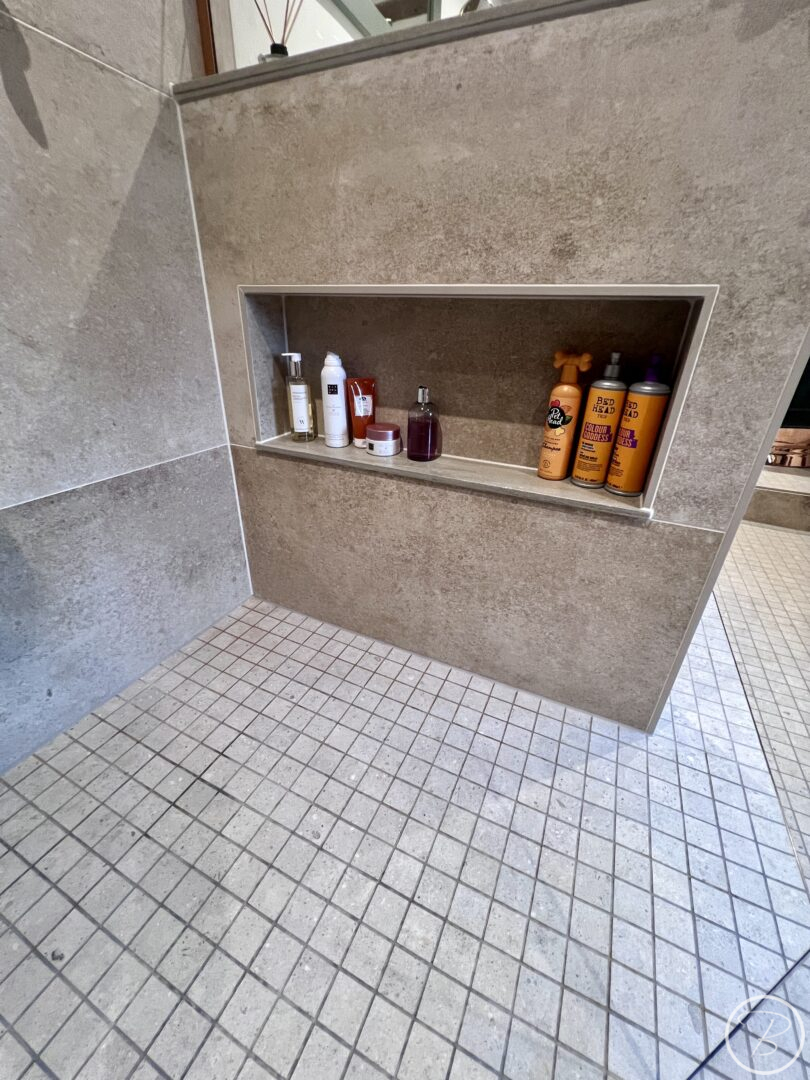 Niches & Wetroom Floor
