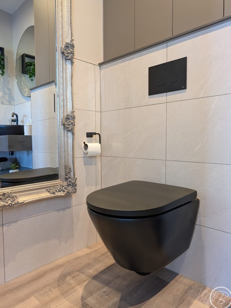 Black WC