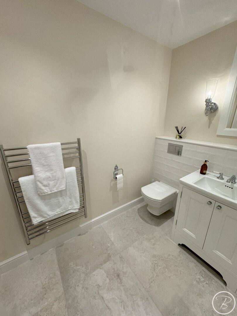 WC And Towel Rail