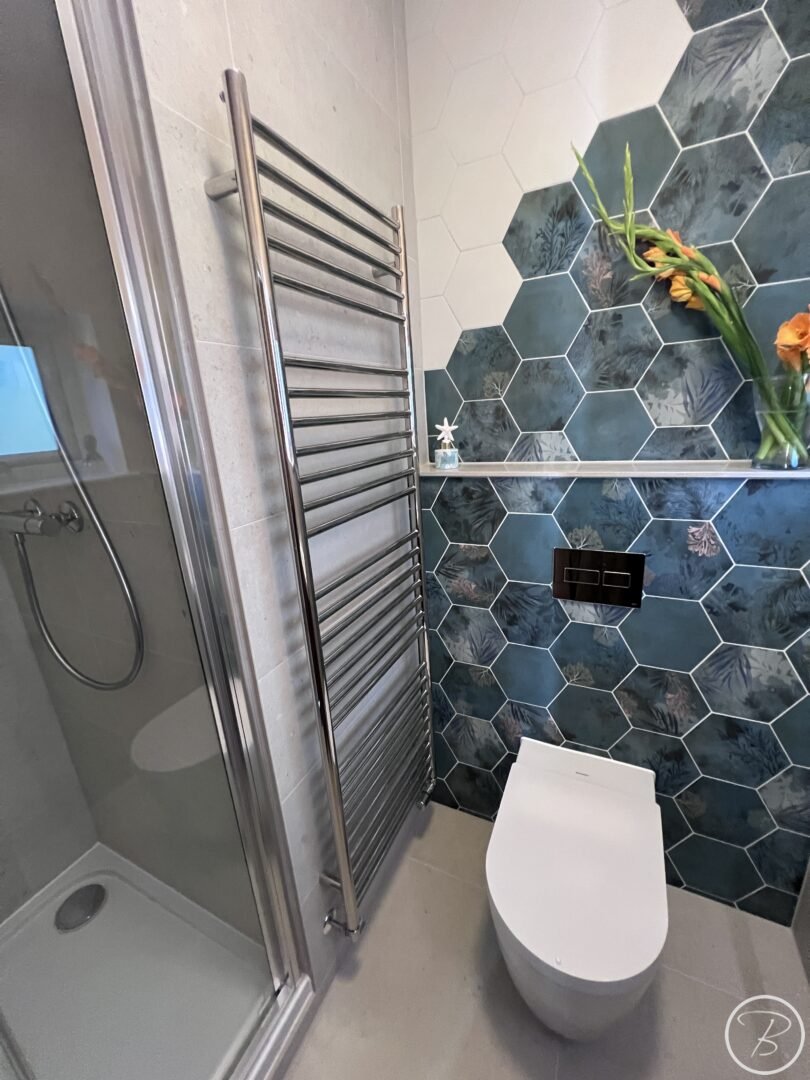 WC & Towel Rail