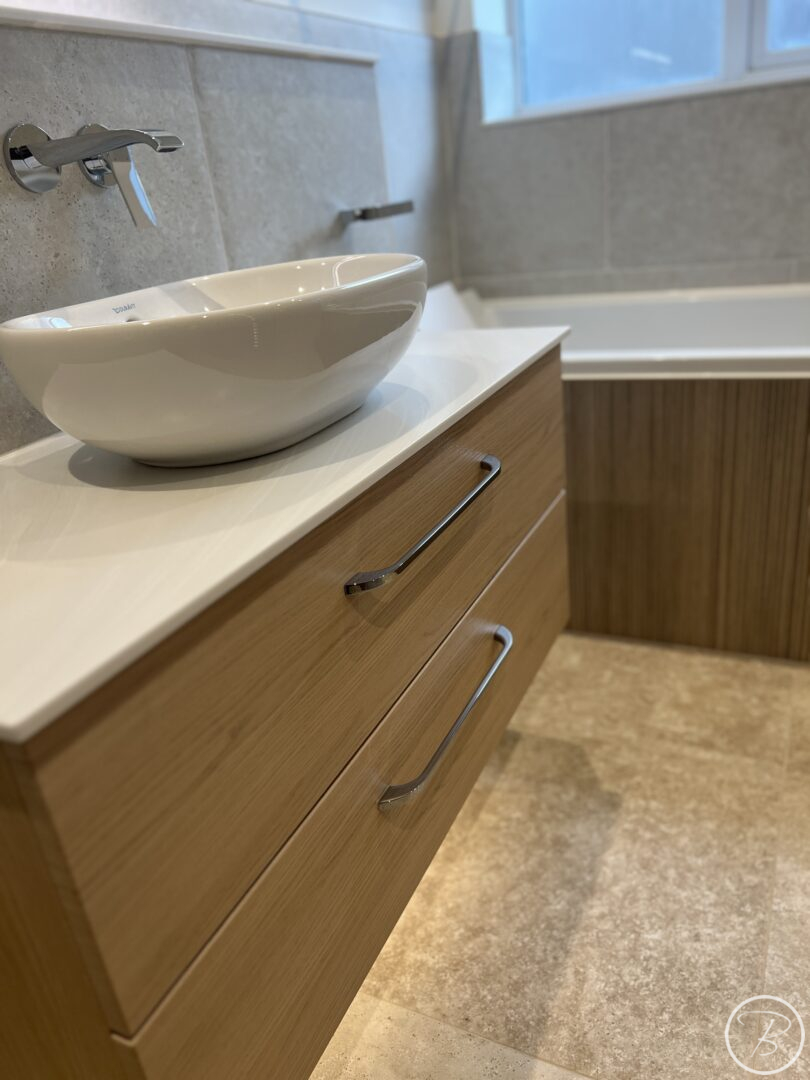 Wooden Vanity Unit & Lights