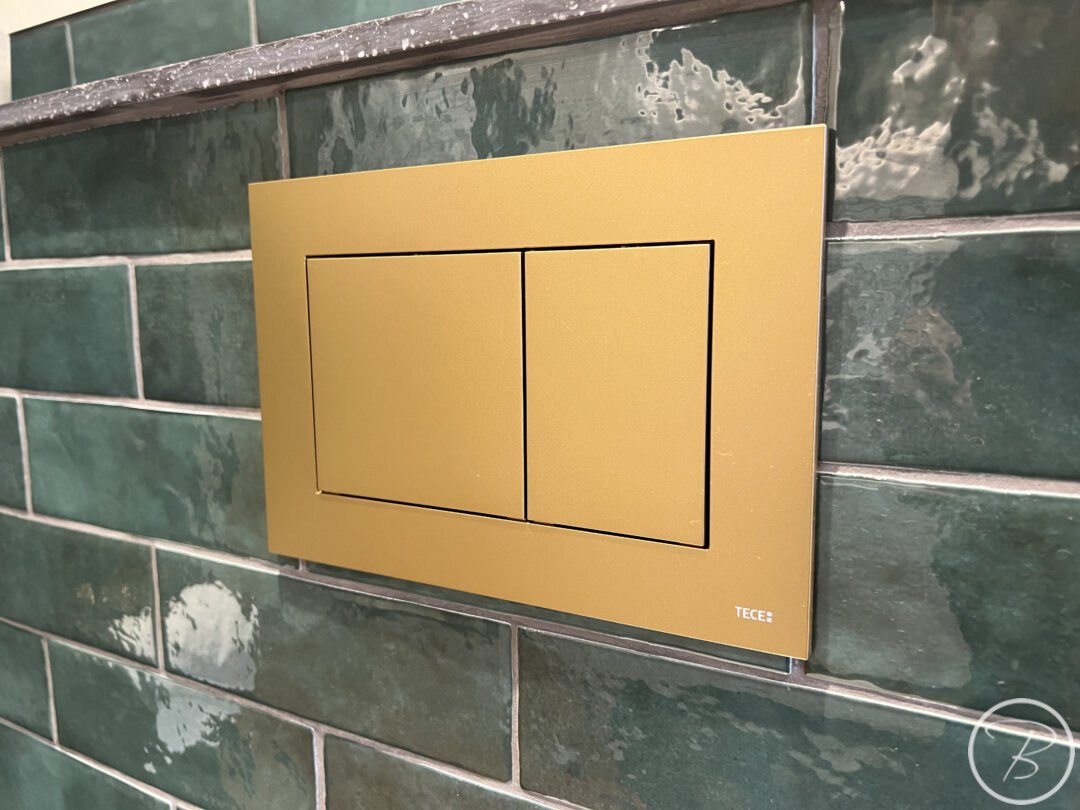 flush plate and wine green woolpit